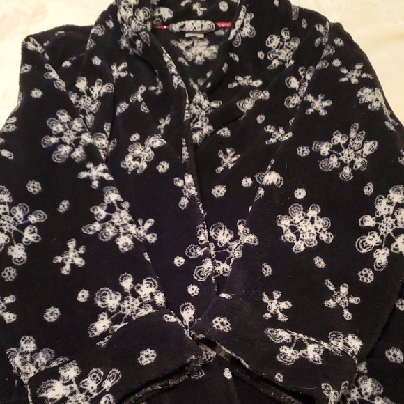 Joe Boxer Snowflakes Fleece Robe - Picture 6 of 8